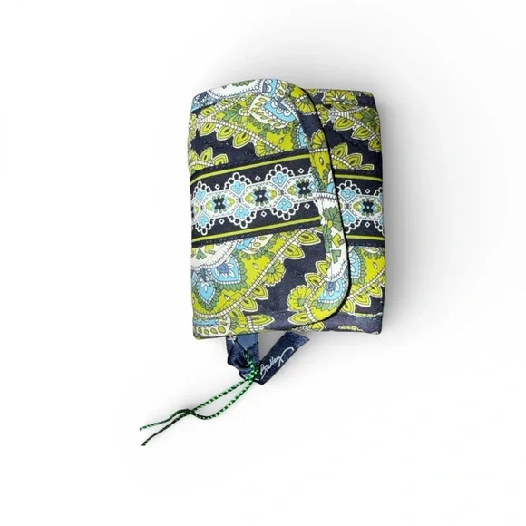 Vera Bradley Olive Green Paisley Quilted Wallet - Picture 2 of 2